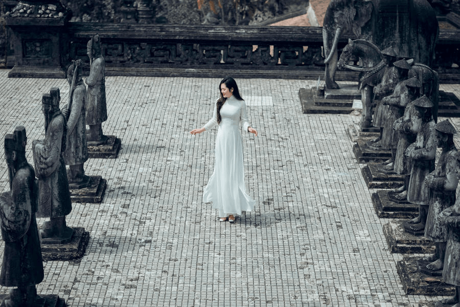 Lăng Khải Định Vũ điệu lấp lánh của sành sứ và pha lê
