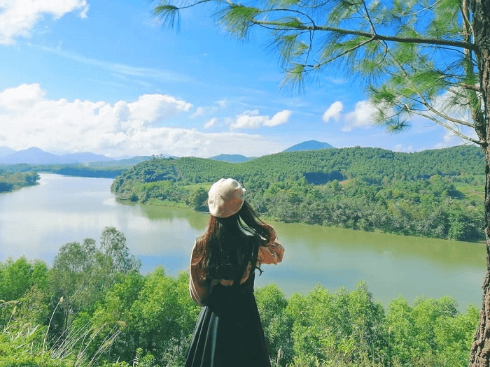 Từ Đồi Vọng Cảnh, ôm trọn dòng Hương và nét rêu phong của Cố đô.
