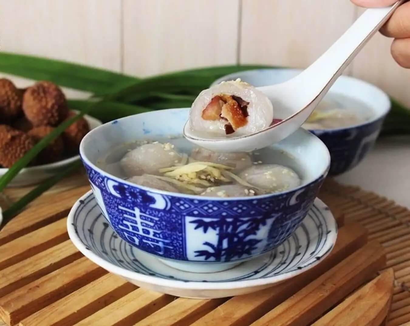 Chè bột lọc heo quay sự đối lập giữa vị mặn và ngọt (nguồn sưu tầm) Chè bột lọc heo quay sự đối lập giữa vị mặn và ngọt (nguồn sưu tầm)