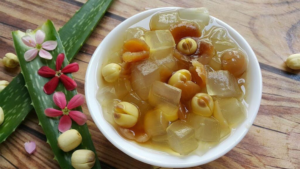 Chè sen Huế món ăn cung đình được dâng cho vua chúa (nguồn sưu tầm) Chè sen Huế món ăn cung đình được dâng cho vua chúa (nguồn sưu tầm)