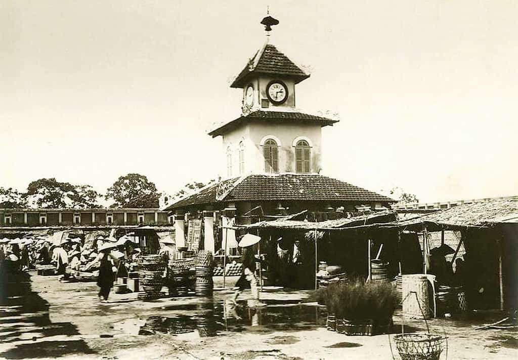 Chợ Đông Ba từ thời nhà Nguyễn (nguồn sưu tầm) Chợ Đông Ba từ thời nhà Nguyễn (nguồn sưu tầm)