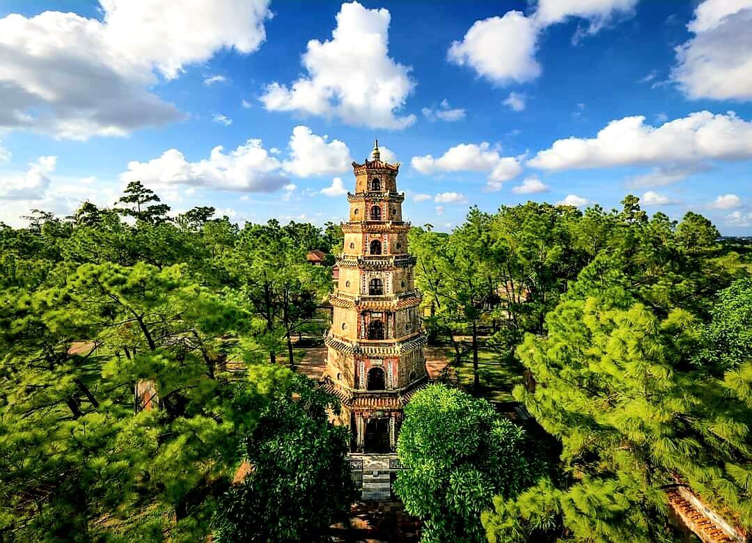 Chùa Thiên Mụ một trong những biểu tượng tâm linh nổi tiếng nhất thành phố Huế (nguồn sưu tầm) Chùa Thiên Mụ một trong những biểu tượng tâm linh nổi tiếng nhất thành phố Huế (nguồn sưu tầm)