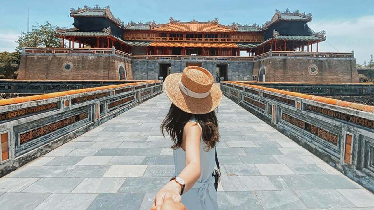 Cổng Ngọ Môn luôn được du khách chọn là nơi checkin Cổng Ngọ Môn luôn được du khách chọn là nơi checkin