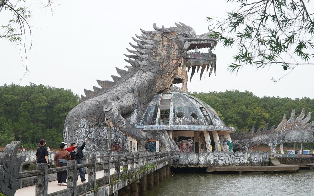 Công viên Thủy Tiên từng được kỳ vọng sẽ trở thành khu giải trí ở Huế (nguồn sưu tầm) Công viên Thủy Tiên từng được kỳ vọng sẽ trở thành khu giải trí ở Huế (nguồn sưu tầm)