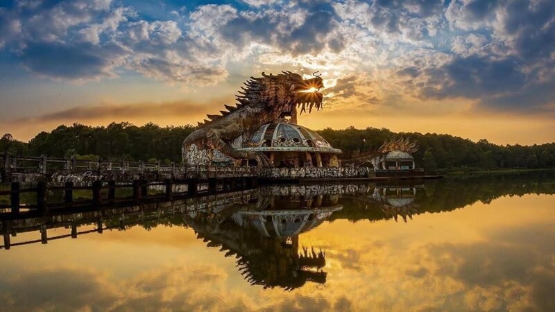 Công viên hồ Thủy Tiên khi bình minh lên (nguồn sưu tầm) Công viên hồ Thủy Tiên khi bình minh lên (nguồn sưu tầm)