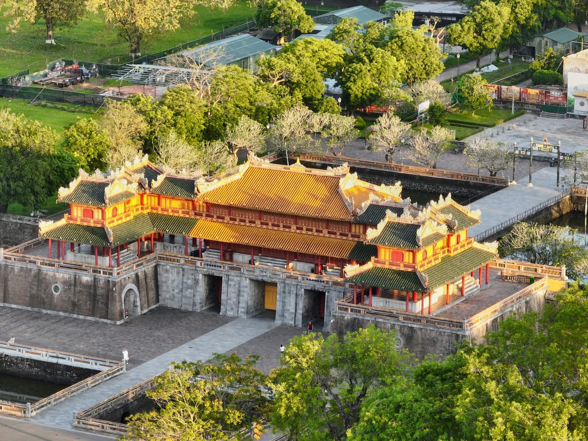 Đại Nội Huế nhìn từ trên cao Đại Nội Huế nhìn từ trên cao