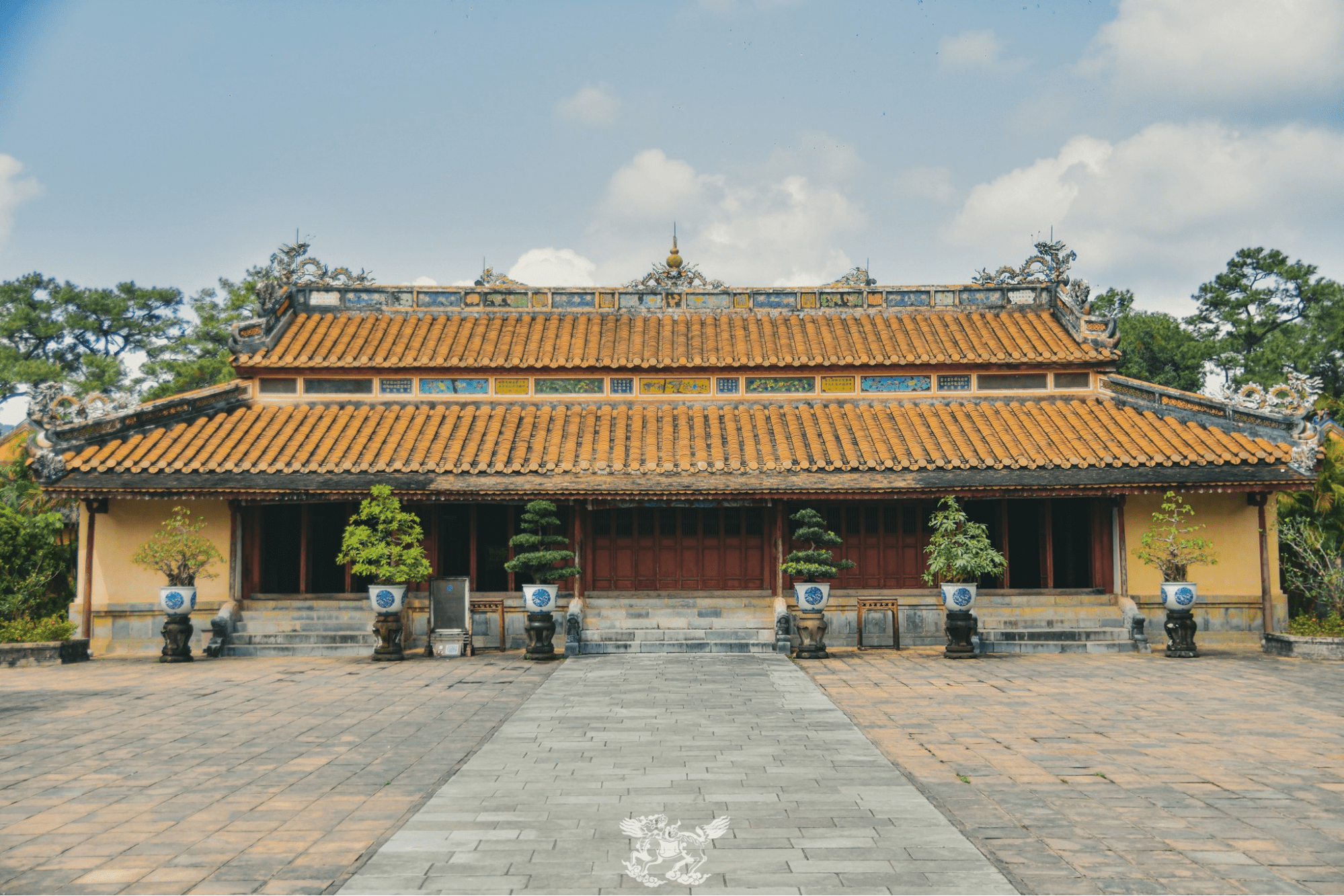 Điện Sùng Ân nơi thờ bài vị của vua Minh Mạng và vợ. (Ảnh sưu tầm) Điện Sùng Ân nơi thờ bài vị của vua Minh Mạng và vợ. (Ảnh sưu tầm)