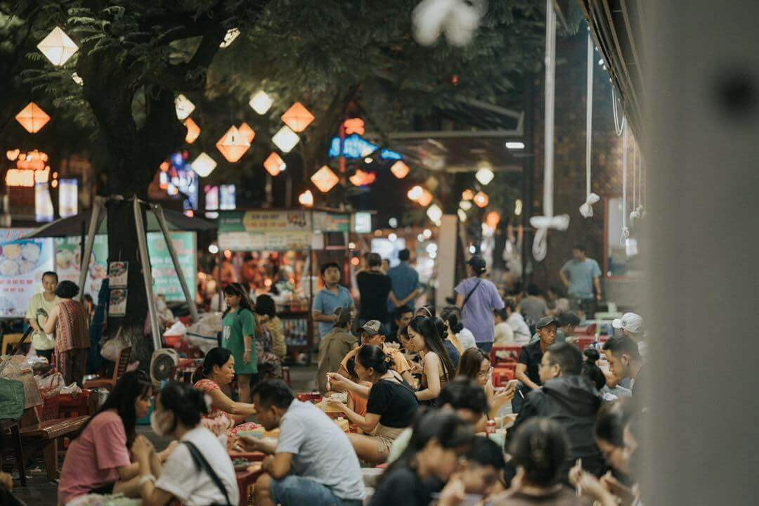 Khu phố ẩm thực dọc các con đường Trần Hưng Đạo (nguồn sưu tầm) Khu phố ẩm thực dọc các con đường Trần Hưng Đạo (nguồn sưu tầm)