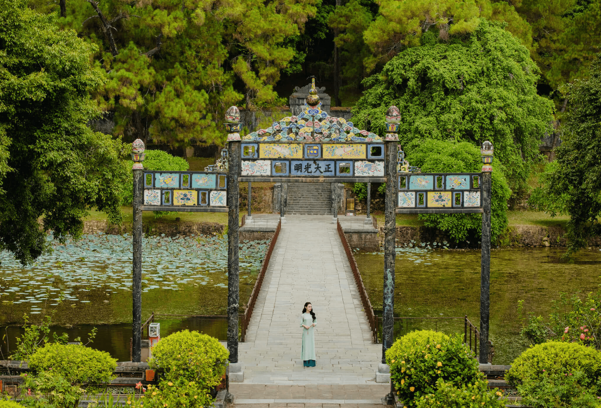 Khung cảnh nên thơ, trữ tình tại Lăng Minh Mạng (Nguồn Sưu tầm) Khung cảnh nên thơ, trữ tình tại Lăng Minh Mạng (Nguồn Sưu tầm)