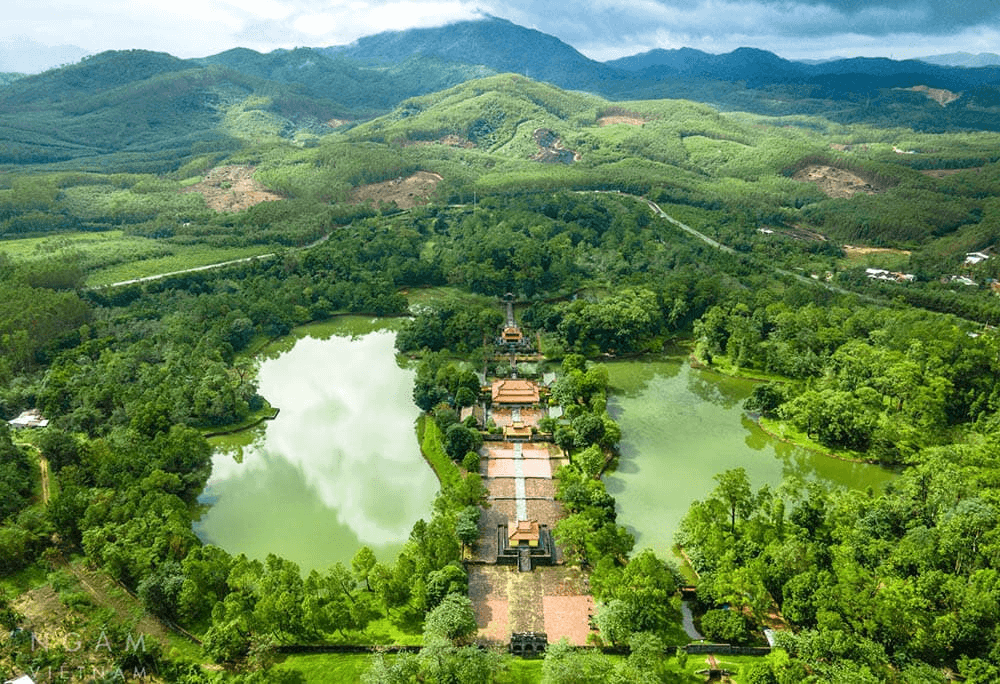 Kiến trúc chuẩn mực của Lăng Minh Mạng Huế (Ảnh codohuevn) Kiến trúc chuẩn mực của Lăng Minh Mạng Huế (Ảnh codohuevn)
