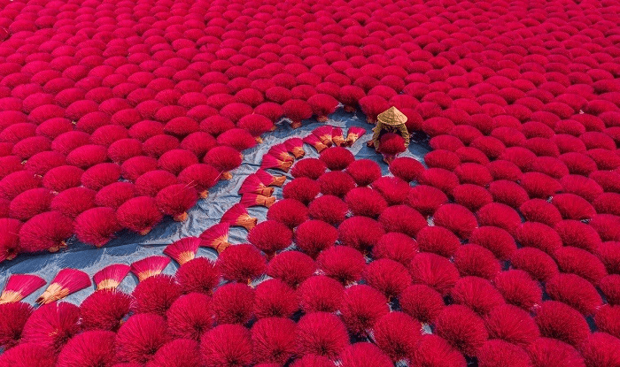 Làng Hương Thủy Xuân với nghề làm hương thủ công truyền thống lâu đời (Ảnh Sưu tầm)