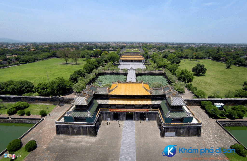 Quy mô ấn tượng của cổng Ngọ Môn (Ảnh Khám phá di sản) Quy mô ấn tượng của cổng Ngọ Môn (Ảnh Khám phá di sản)