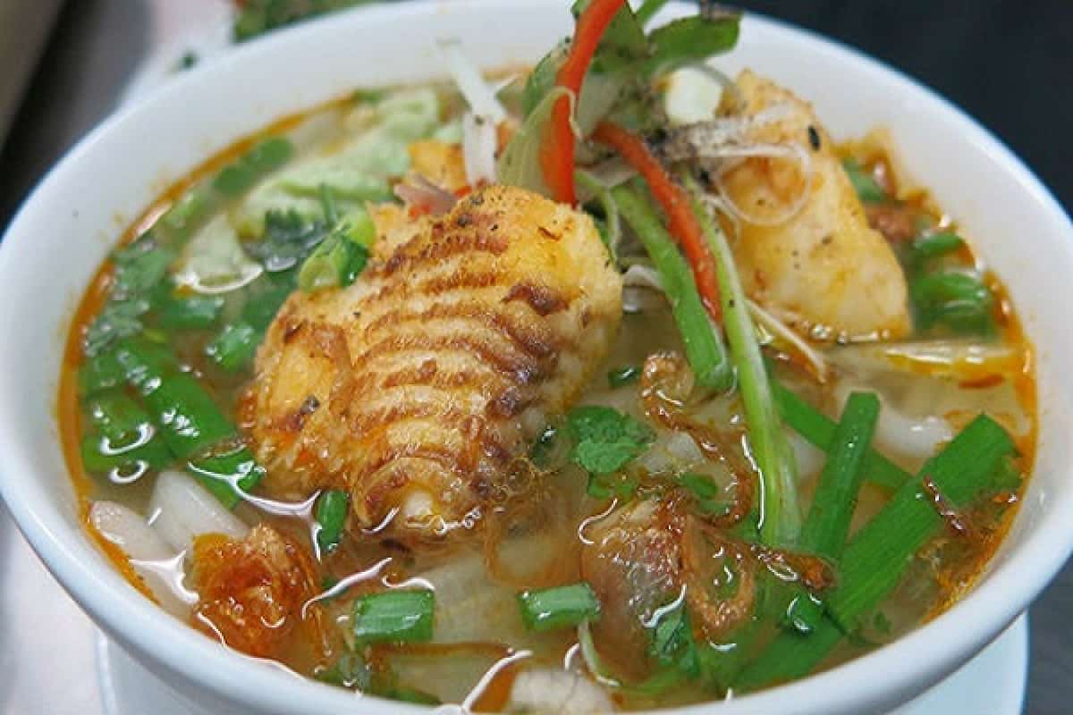 Bánh canh cá lóc thơm ngon ở Huế (Ảnh Sưu tầm) Bánh canh cá lóc thơm ngon ở Huế (Ảnh Sưu tầm)