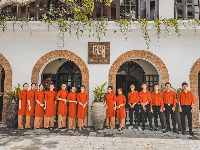 Cơm Chạn nổi tiếng với không gian ấm cúng và thực đơn phong phú (sưu tầm) Ăn gì ở Huế: Cơm Chạn nổi tiếng với không gian ấm cúng và thực đơn phong phú (sưu tầm)