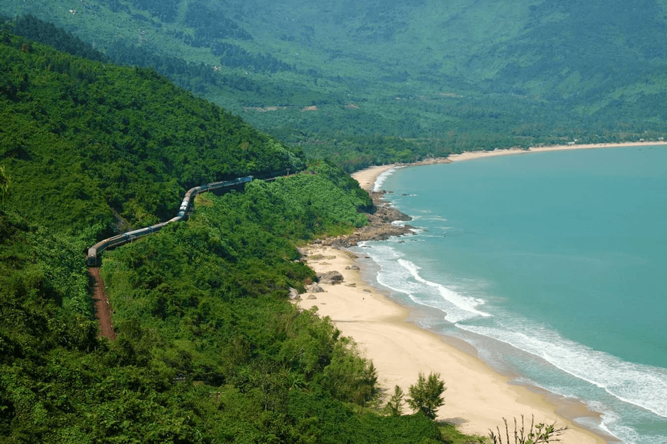 Cung đường sắt đẹp nhất Việt Nam từ Đà Nẵng đến Huế (Ảnh Sưu tầm) Cung đường sắt đẹp nhất Việt Nam từ Đà Nẵng đến Huế (Ảnh Sưu tầm)