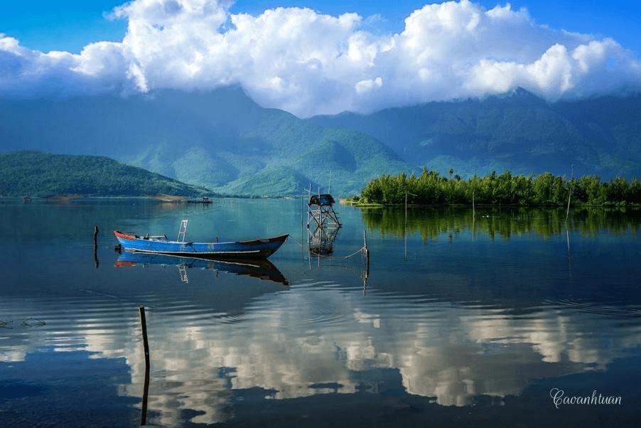 Đầm Lập An là tuyệt tác của tự nhiên (Ảnh Cacanhtuan) Đầm Lập An là tuyệt tác của tự nhiên (Ảnh Cacanhtuan)