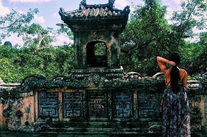 Điện Hòn Chén nơi du khách tìm về sự bình yên, tĩnh lặng trong tâm hồn (sưu tầm)
