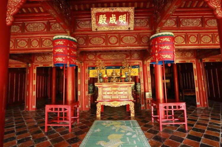 Điện Minh Thành nơi thờ tự và lưu giữ các kỷ vật của vua Gia Long (sưu tầm) Điện Minh Thành nơi thờ tự và lưu giữ các kỷ vật của vua Gia Long (sưu tầm)