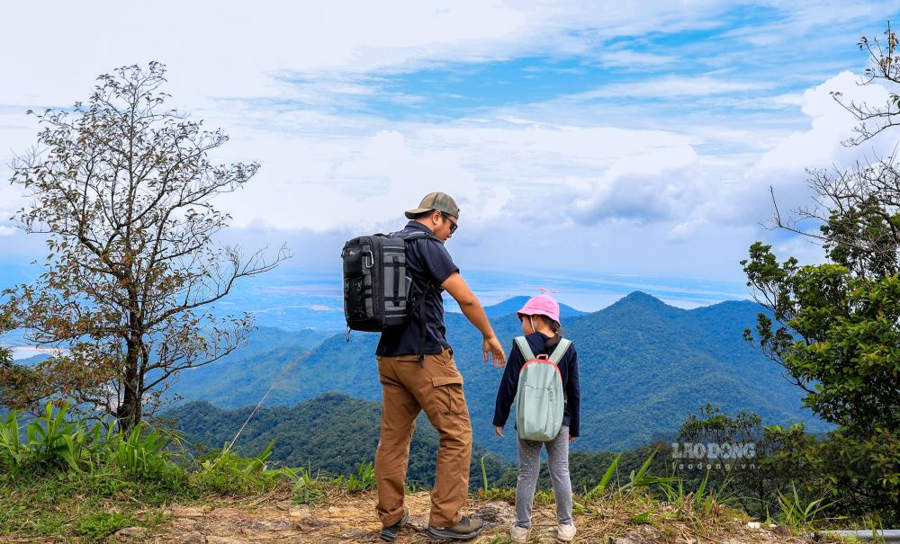 Đường lên đỉnh Bạch Mã khá quoanh co, du khách cần lưu ý khi di chuyển Đường lên đỉnh Bạch Mã khá quoanh co, du khách cần lưu ý khi di chuyển