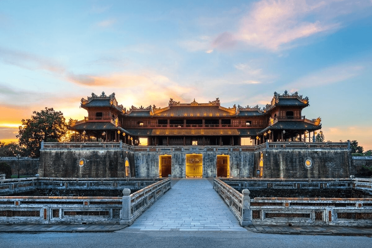 Kinh Thành Huế, chứng nhân lịch sử của dân tộc Việt Nam (Ảnh Sưu tầm) Kinh Thành Huế, chứng nhân lịch sử của dân tộc Việt Nam (Ảnh Sưu tầm)