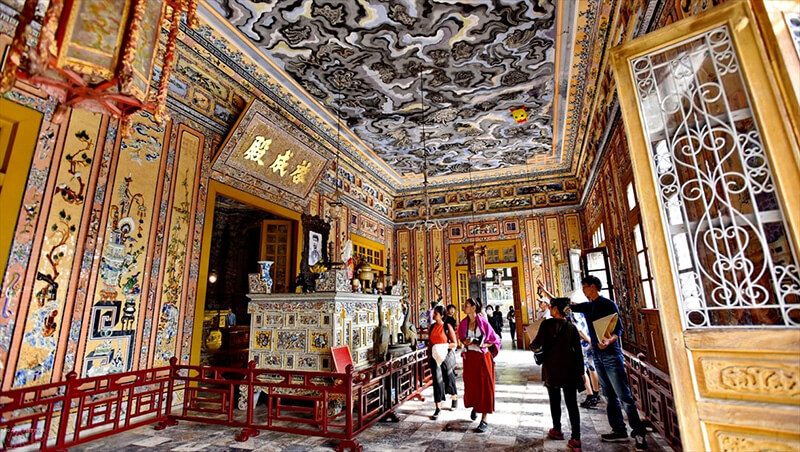 Lăng Khải Định Mỗi chi tiết đều đáng dừng chân Lăng Khải Định Mỗi chi tiết đều đáng dừng chân