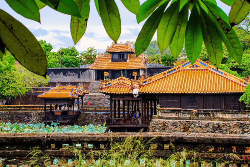 Lăng Tự Đức là lăng tẩm thơ mộng nhất xứ Huế (Ảnh: Sưu tầm) Địa điểm du lịch Huế: Lăng Tự Đức là lăng tẩm thơ mộng nhất xứ Huế (Ảnh: Sưu tầm)