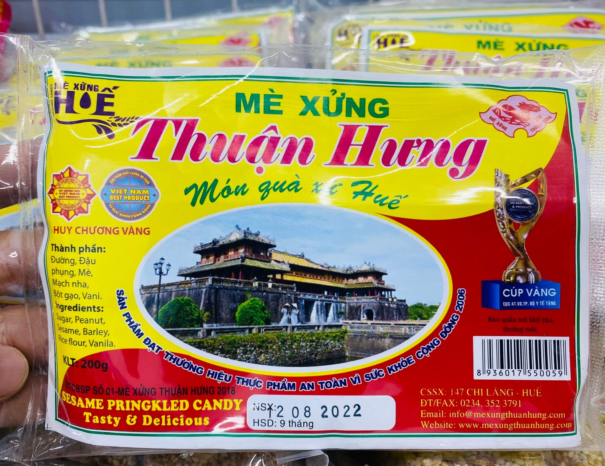 Mè xửng Nam Thuận một trong những thương hiệu mè xửng ngon ở Huế với nhiều hương vị khác nhau (sưu tầm) Ăn gì ở Huế: Mè xửng Nam Thuận một trong những thương hiệu mè xửng ngon ở Huế với nhiều hương vị khác nhau (sưu tầm)