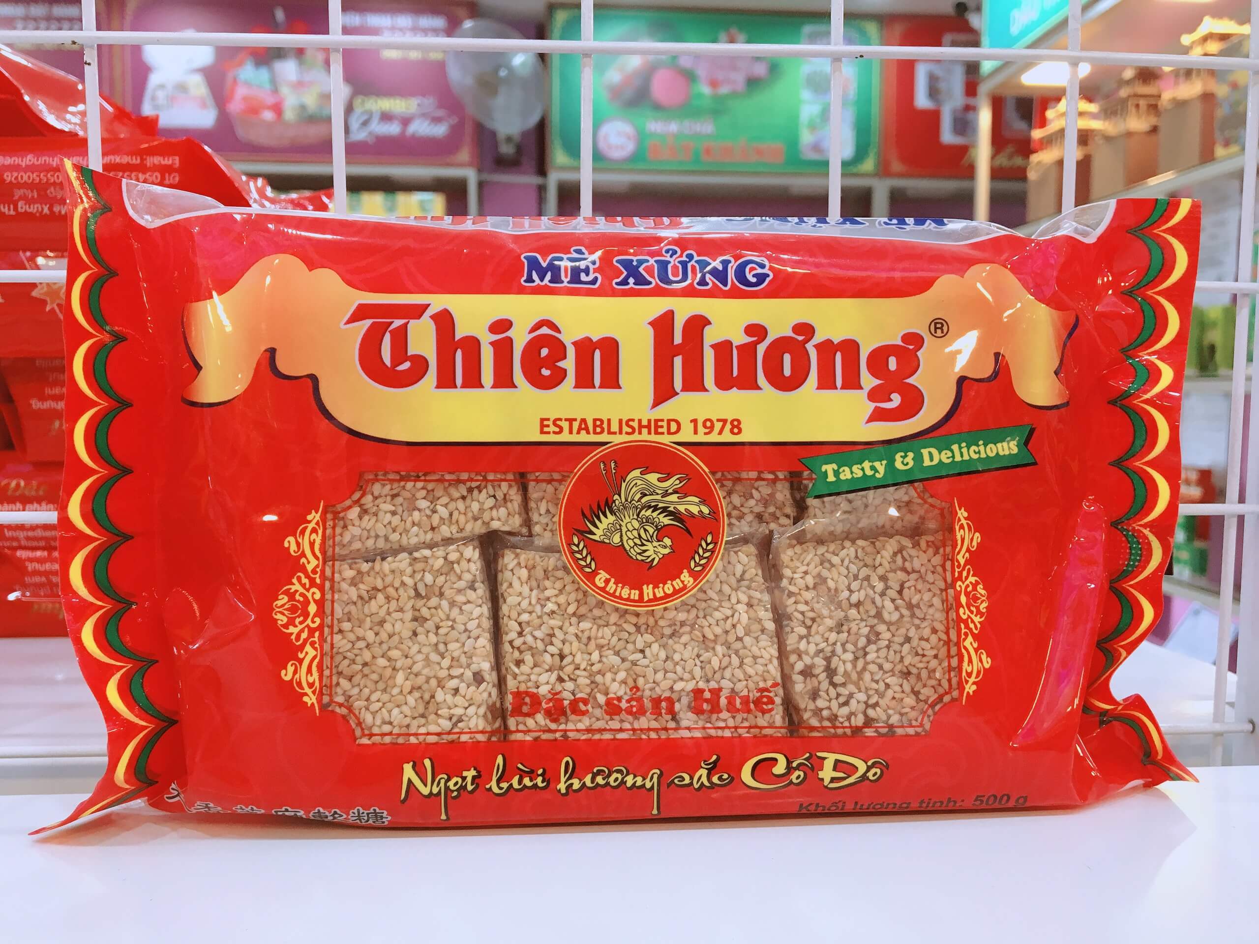 Mè xửng Thiên Hương mè xửng nổi tiếng hơn 70 năm (sưu tầm) Ăn gì ở Huế: Mè xửng Thiên Hương mè xửng nổi tiếng hơn 70 năm (sưu tầm)