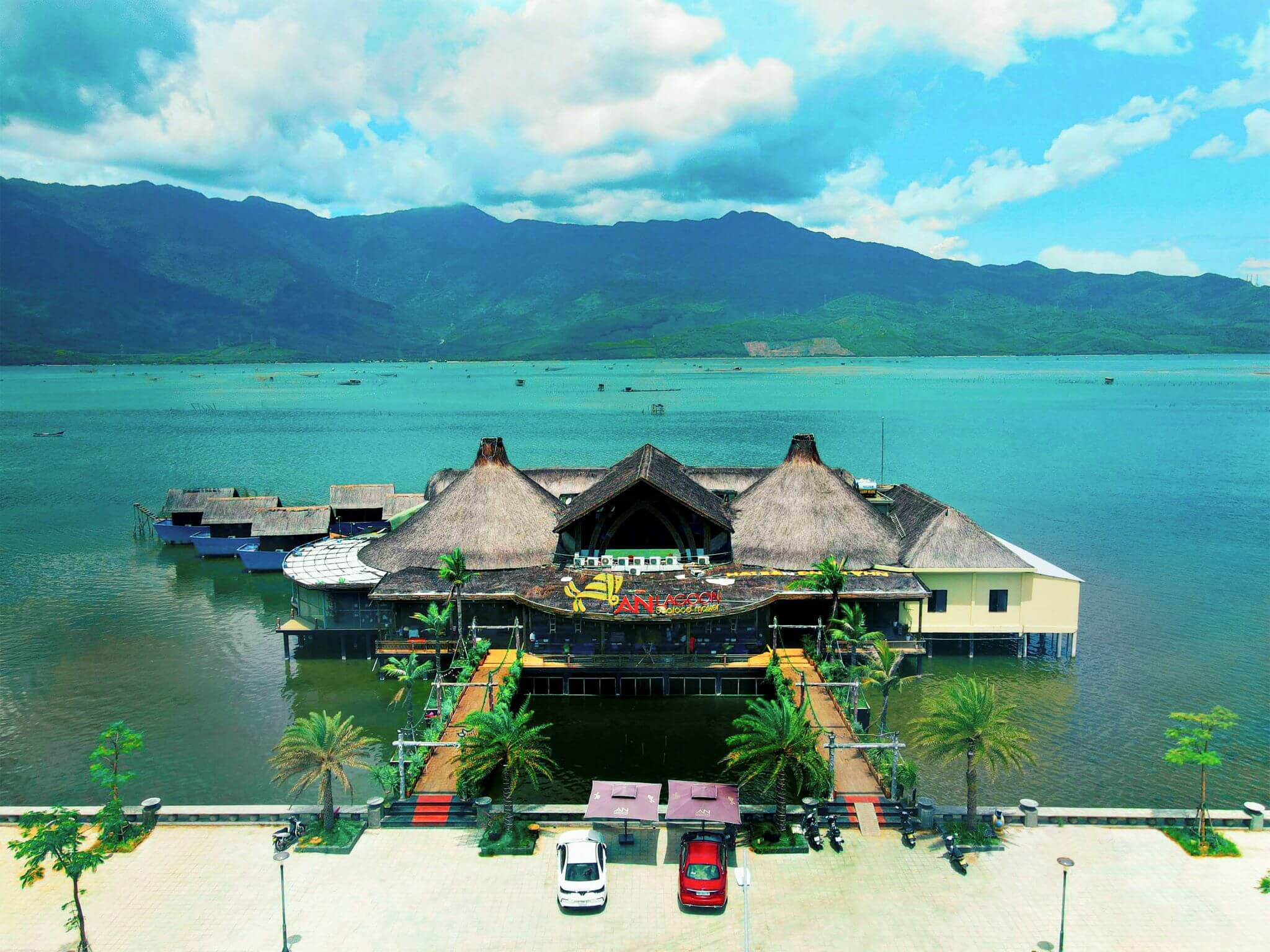 Nhà hàng An Lagoon với thiết kế sang trọng và view nhìn ra đồi và đầm (sưu tầm) Nhà hàng An Lagoon với thiết kế sang trọng và view nhìn ra đồi và đầm (sưu tầm)