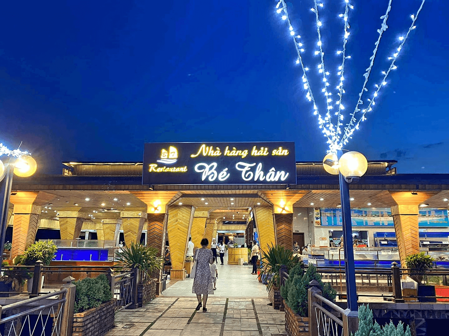 Nhà hàng Hải sản Bé Thân nổi tiếng với hải sản tươi ngon (Ảnh Sưu tầm) Nhà hàng Hải sản Bé Thân nổi tiếng với hải sản tươi ngon (Ảnh Sưu tầm)