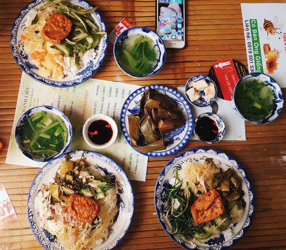 Quán cơm hàng Dừa với thực đơn đa dạng với các món kho, món xào, canh và rau luộc (sưu tầm) Ăn gì ở Huế: Quán cơm hàng Dừa với thực đơn đa dạng với các món kho, món xào, canh và rau luộc (sưu tầm)