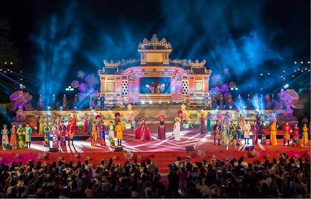 Rực rỡ Festival Huế đêm hội Cố đô (Ảnh Sưu tầm) Rực rỡ Festival Huế đêm hội Cố đô (Ảnh Sưu tầm)
