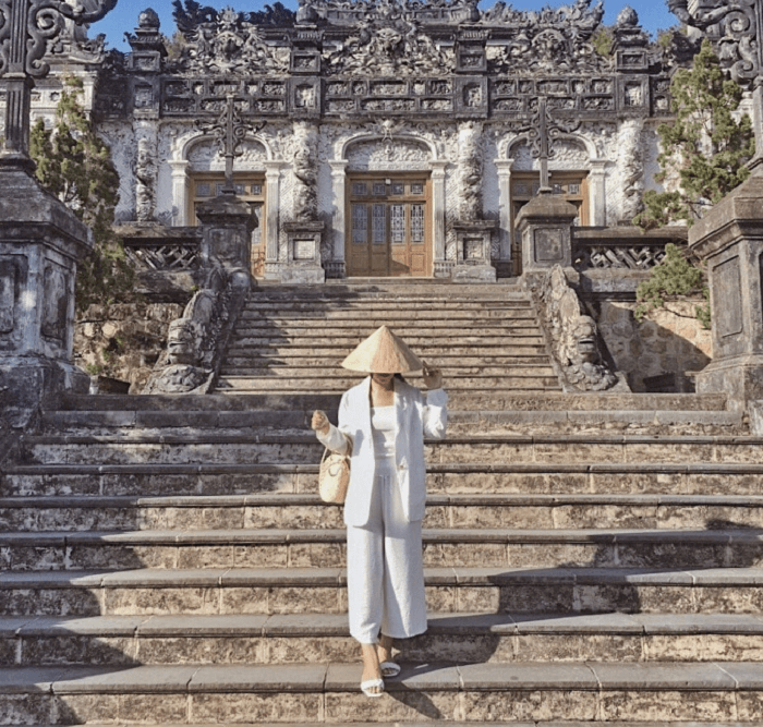 Sự giao thoa giữa trang nghiêm và thời trang Sự giao thoa giữa trang nghiêm và thời trang