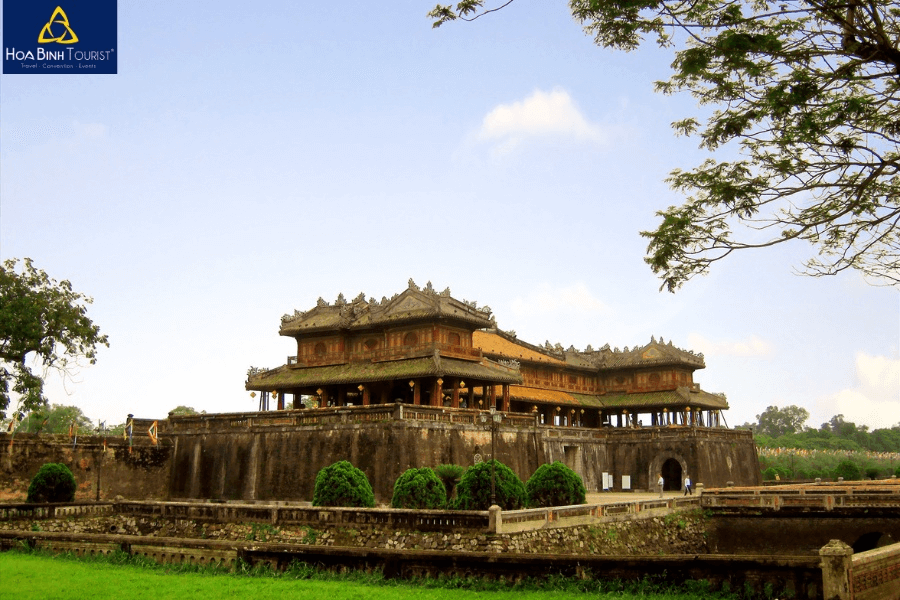 Vòng tiếp theo là Hoàng Thành hay còn gọi là Đại Nội (Ảnh Hòa Bình Tourist) Vòng tiếp theo là Hoàng Thành hay còn gọi là Đại Nội (Ảnh Hòa Bình Tourist)
