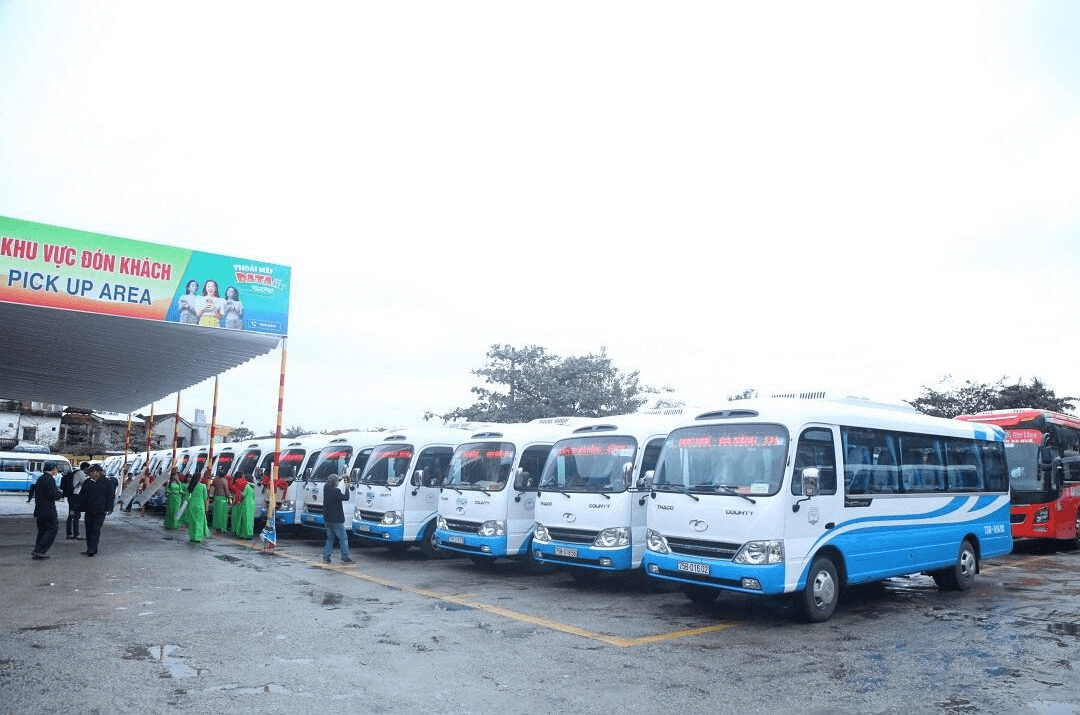 Xe buýt sẽ là một sự lựa chọn tiết kiệm (Ảnh Sưu tầm) Xe buýt sẽ là một sự lựa chọn tiết kiệm (Ảnh Sưu tầm)