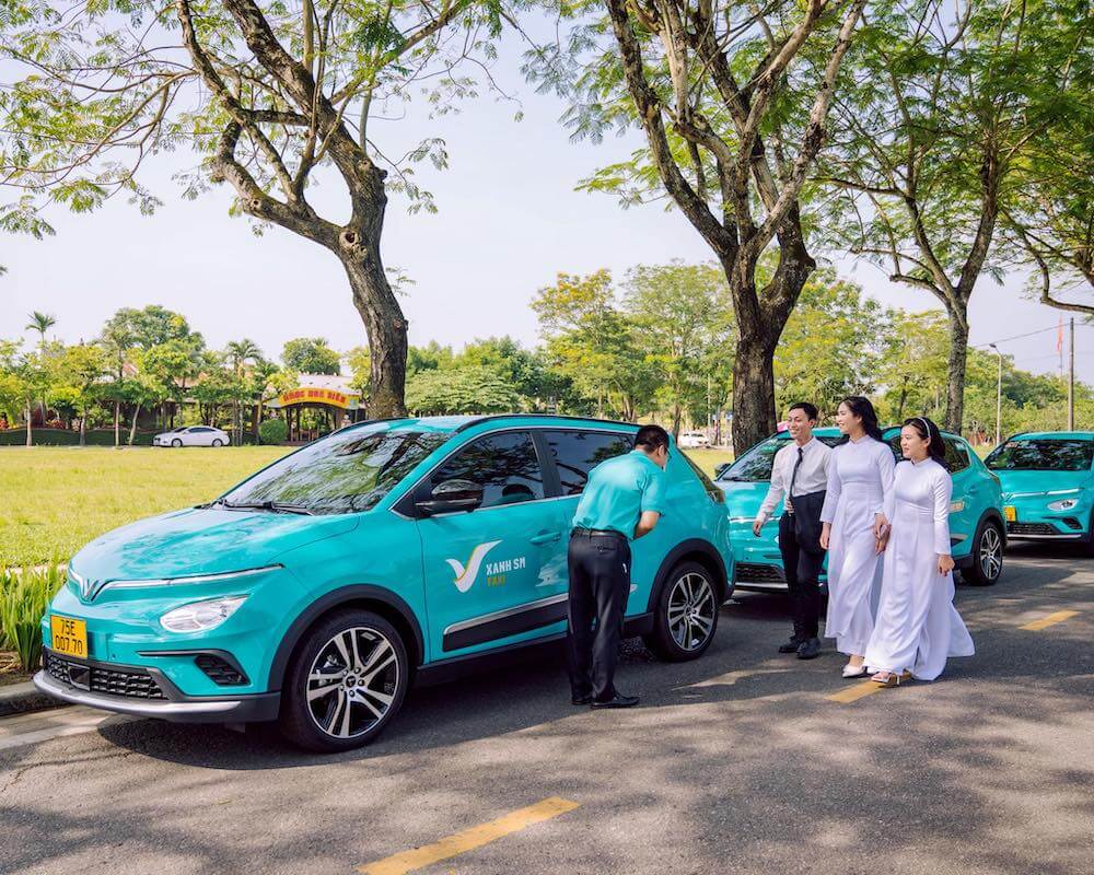 Xe công nghệ giúp bạn chủ động đặt xe qua điện thoại và tiện lợi trong giờ cao điểm (sưu tầm) Xe công nghệ giúp bạn chủ động đặt xe qua điện thoại và tiện lợi trong giờ cao điểm (sưu tầm)