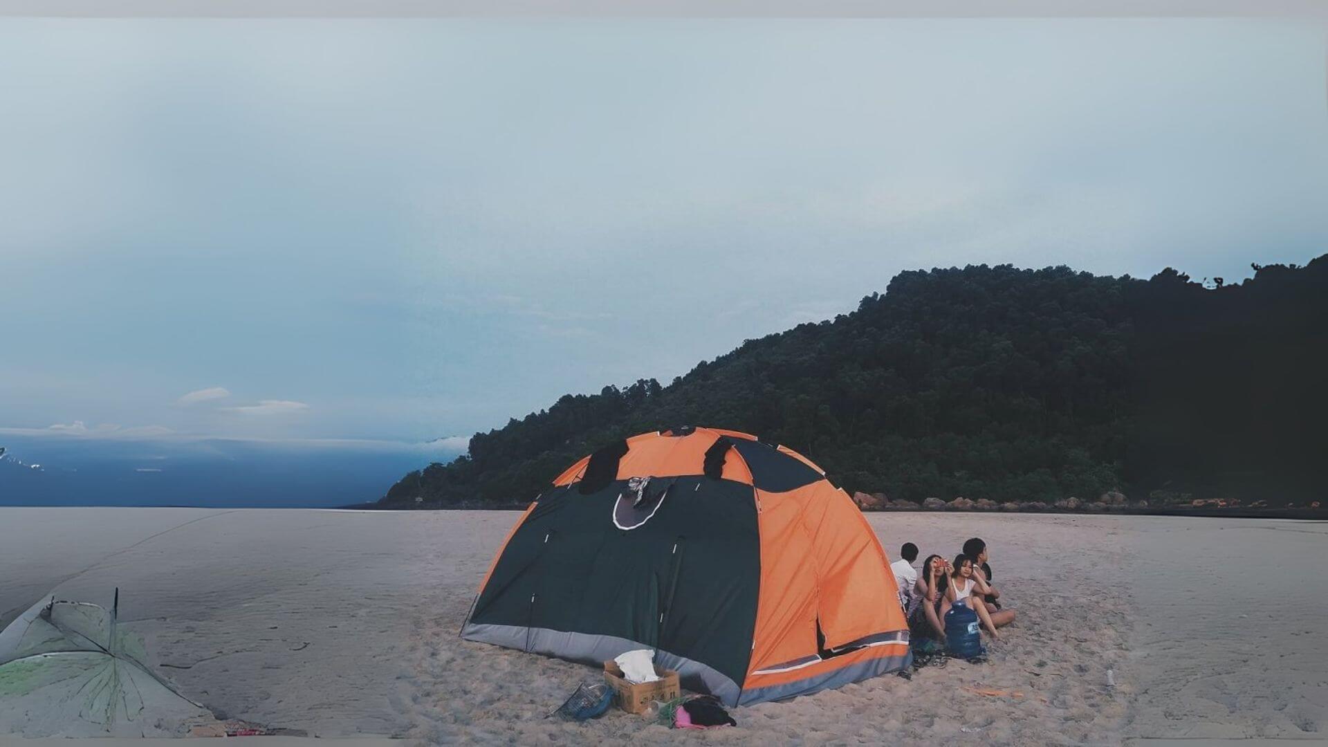 Cắm trại tại Bãi Bụt (Ảnh Sưu tầm)