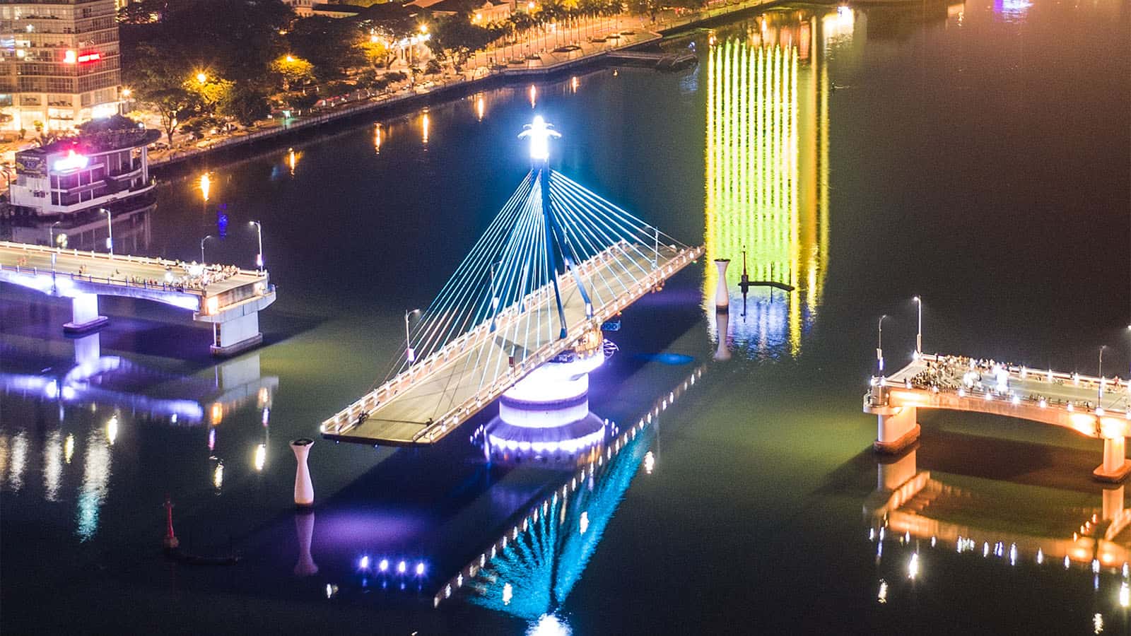 Cầu quay sông Hàn cây cầu độc nhất vô nhị với kĩ thuật xoay 90 độ (sưu tầm)