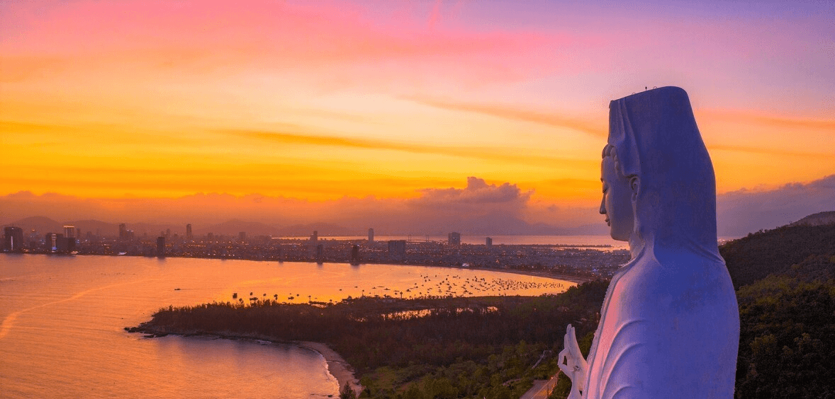 Chùa Linh Ứng Bãi Bụt Sơn Trà là nơi gửi đức tin vào Mẹ Quan Âm từ bi (Ảnh Sưu tầm)