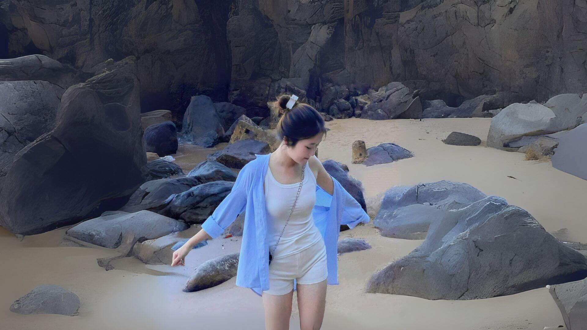 Check in bãi đá Đen cạnh Ghềnh Bàng Đà Nẵng (Ảnh Sưu tầm)