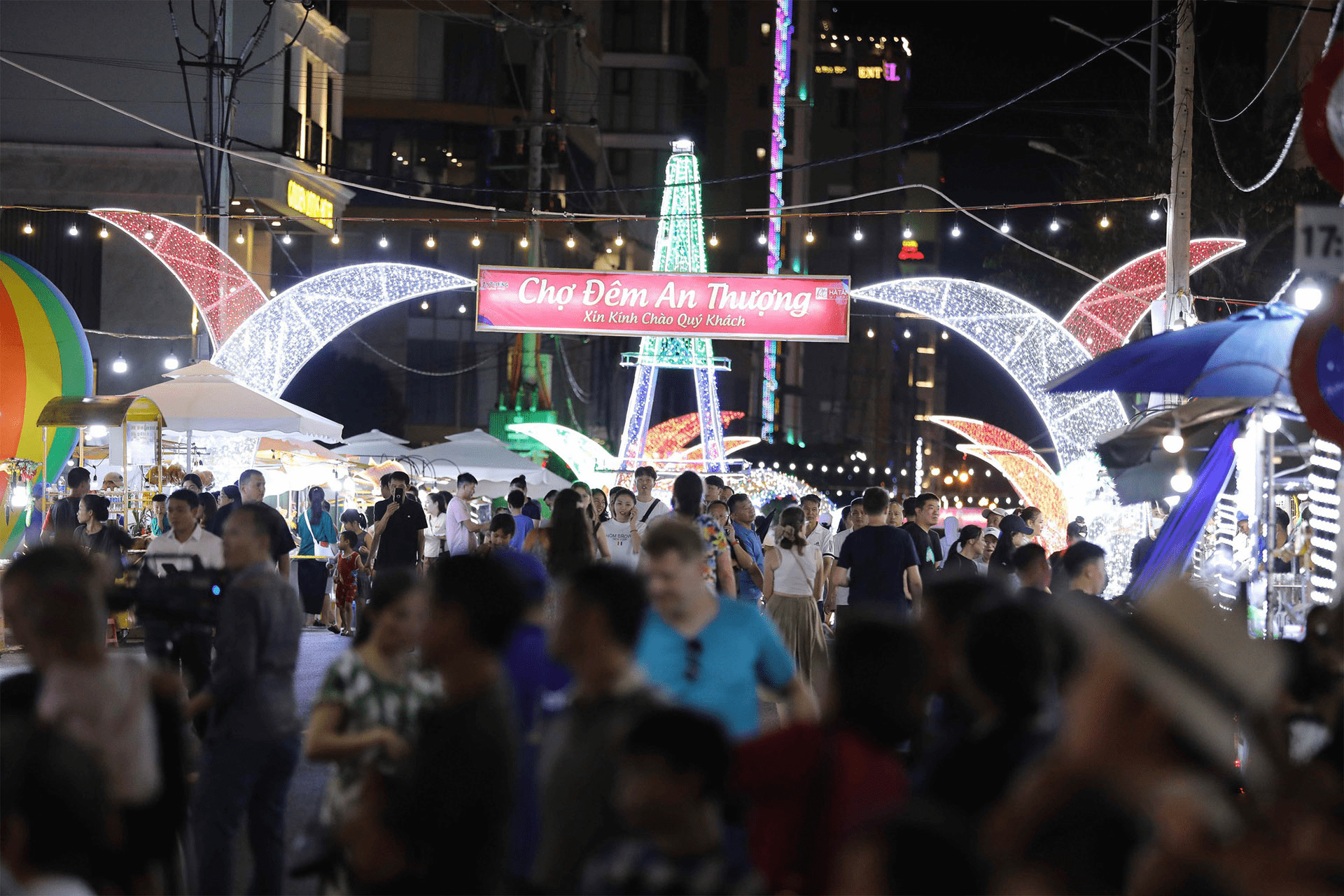 Chợ đêm An Thượng là Phố Tây thu nhỏ, không khí sôi động, ẩm thực quốc tế