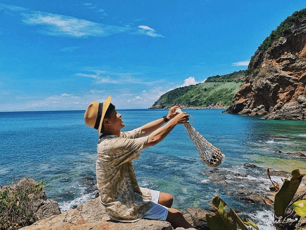 Ghềnh Bàng Đà Nẵng rực rỡ trong nắng mùa khô (Ảnh Sưu tầm)