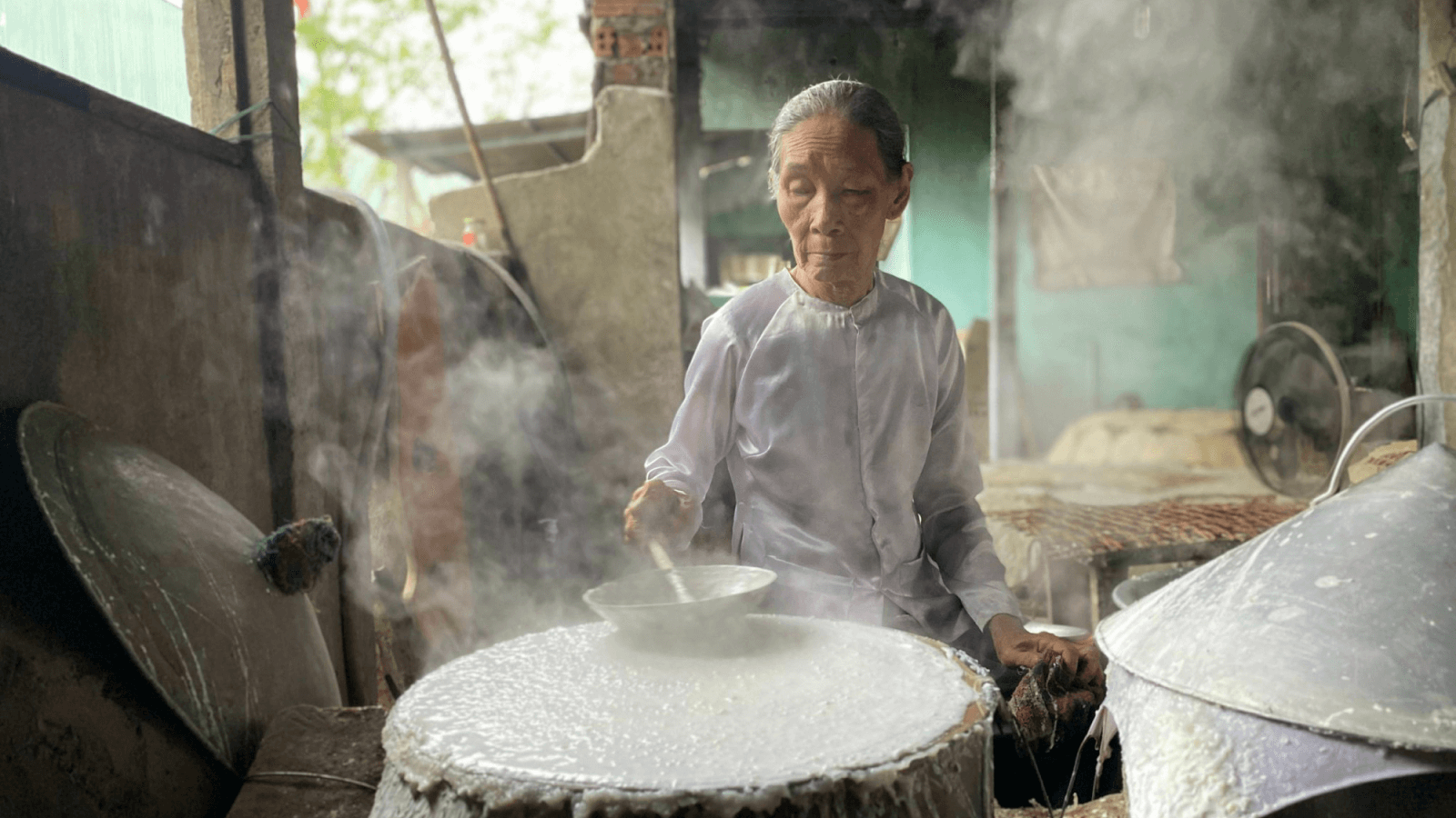 Làng nghề bánh tráng Túy Loan là làng cổ 500 tuổi, nổi tiếng Mì Quảng, bánh tráng