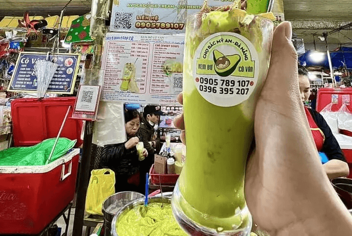 Ly kem bơ cô Vân chợ Bắc Mỹ An béo ngậy với bơ tươi và sữa đặc