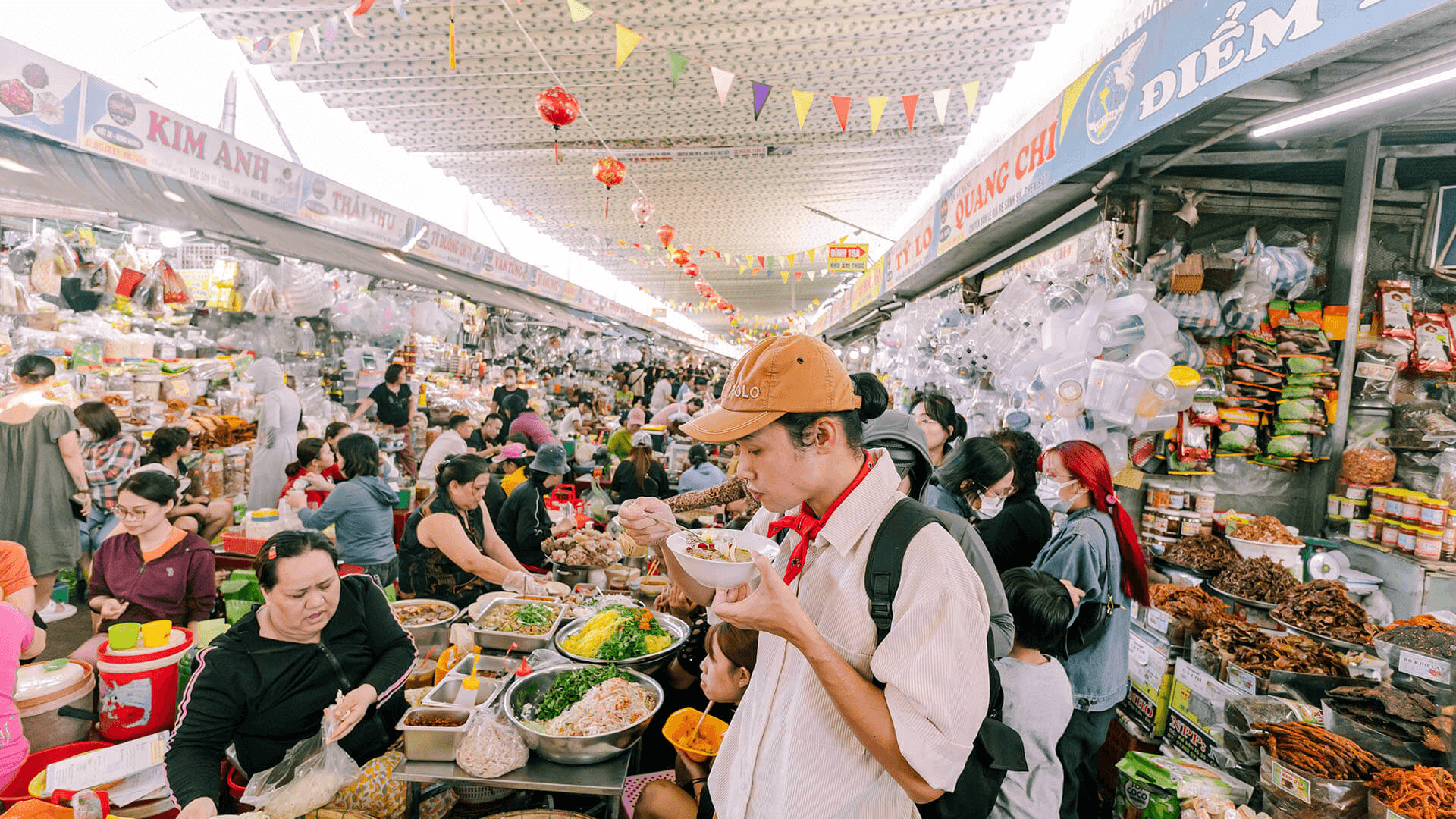 Quầy hàng đặc sản uy tín tại chợ Cồn Đà Nẵng đảm bảo chất lượng