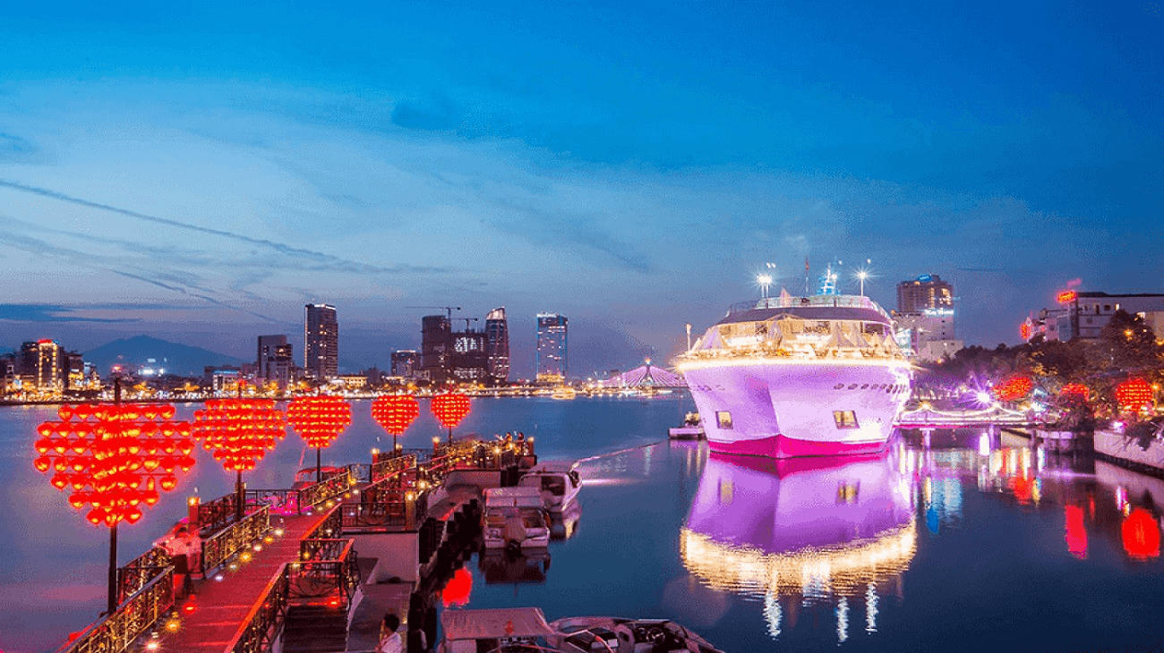 Tận hưởng view lãng mạn tại Cầu Tình Yêu cùng các cây cầu Đà Nẵng khác (Ảnh Sưu tầm) Tận hưởng view lãng mạn tại Cầu Tình Yêu cùng các cây cầu Đà Nẵng khác (Ảnh Sưu tầm)