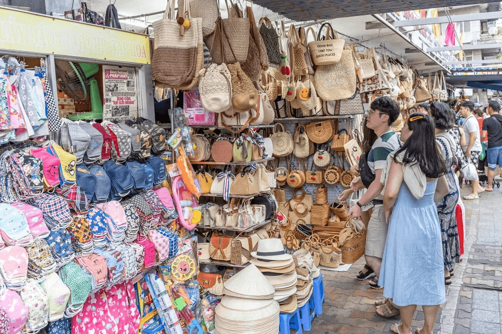 Tầng 2 Chợ Hàn Đà Nẵng, điểm mua sắm thời trang và quà tặng hấp dẫn (Ảnh Sưu tầm)