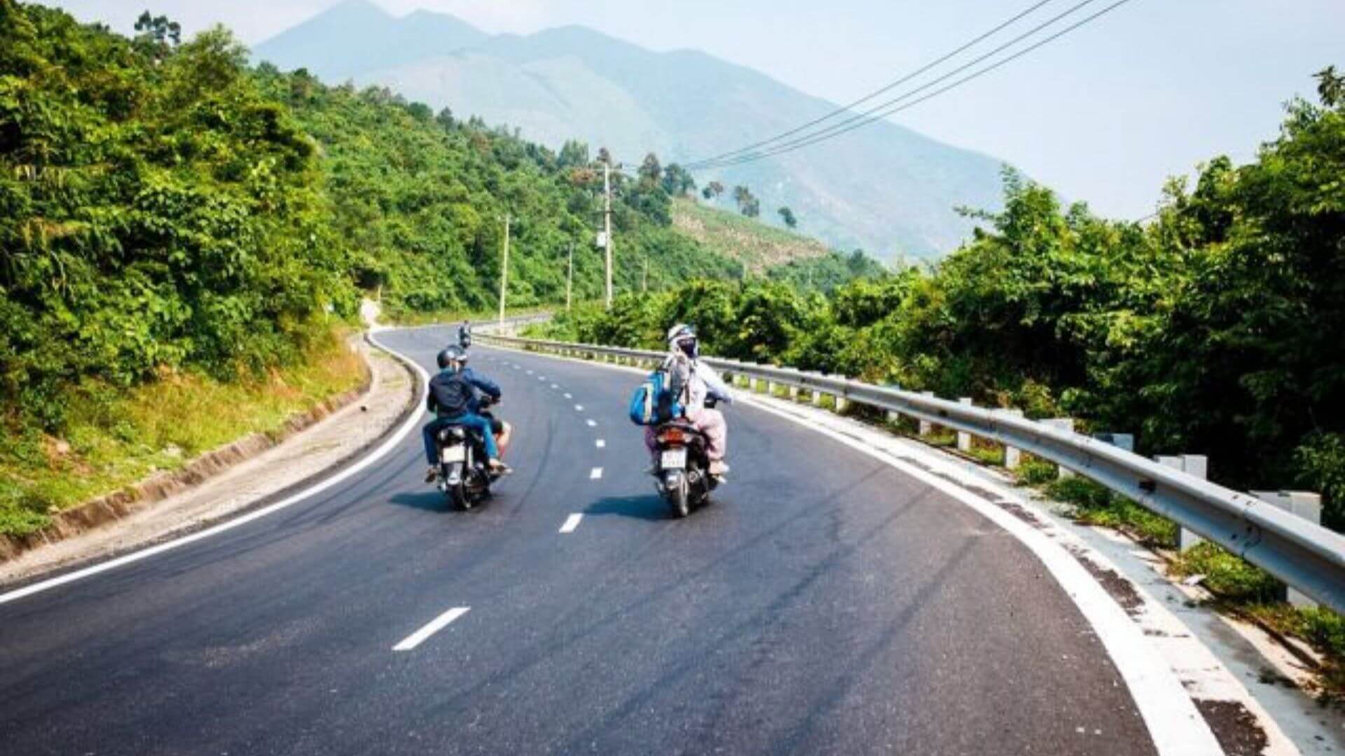 Thuê xe máy từ trung tâm Đà Nẵng – hướng dẫn cách đi cầu vàng đà nẵng dễ dàng (Ảnh Sưu tầm)