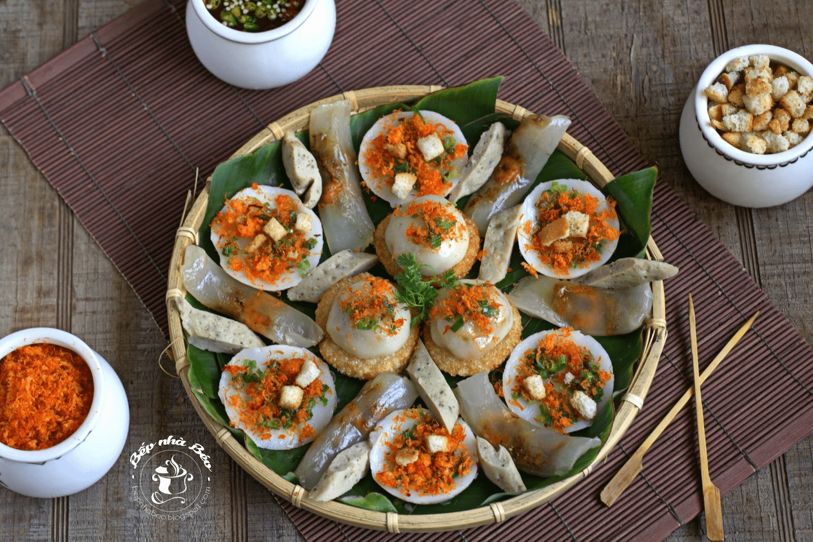 Thưởng thức set ăn vặt trứ danh ở Chợ Hàn Đà Nẵng (Ảnh Sưu tầm)