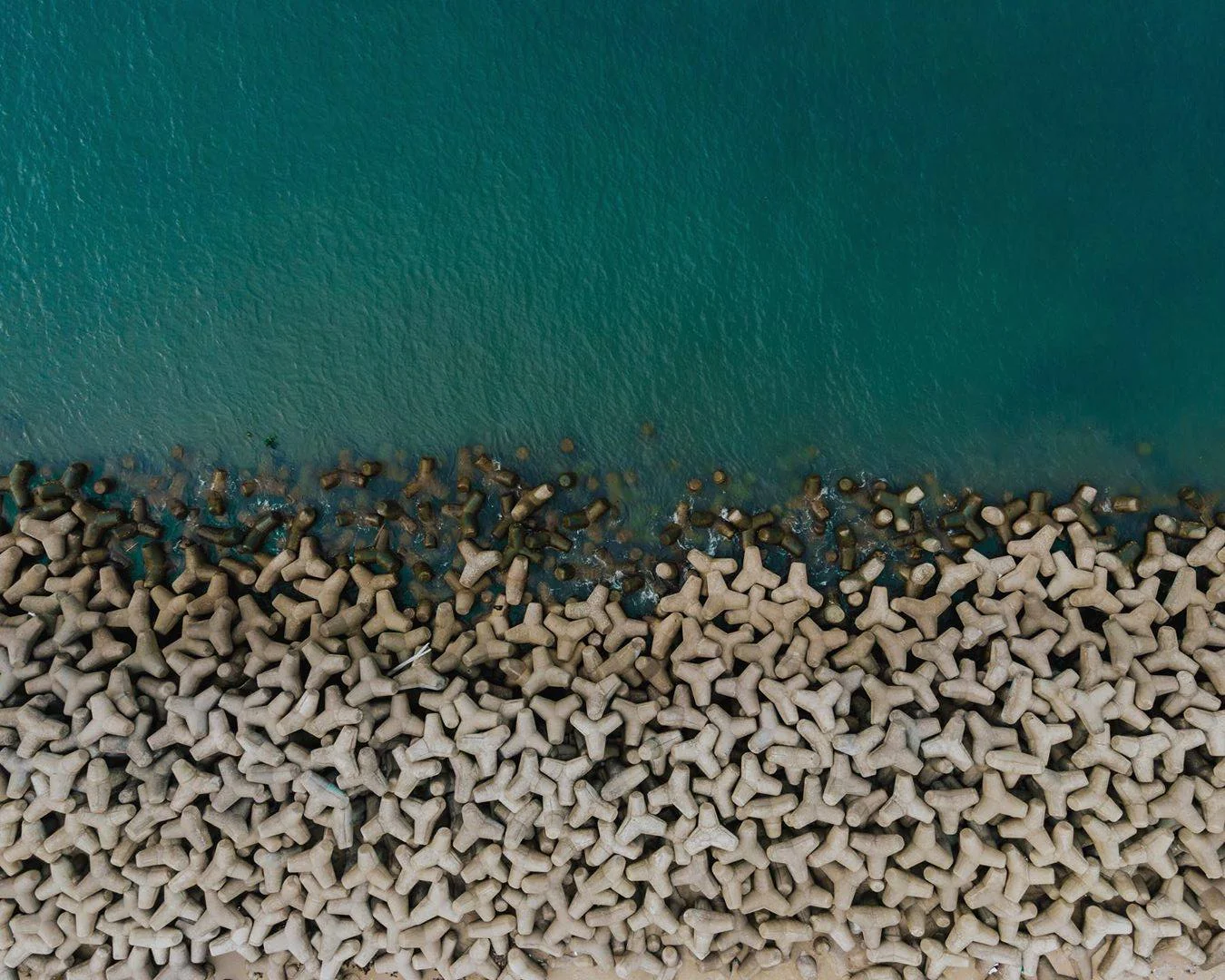 Bãi đá cao bãi biển Hải Dương Huế (Ảnh Sưu tầm)